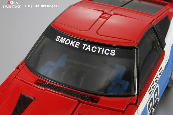 More Transformers New Masterpiece MP 19 Smokescreen Unboxing Up Close And Personal Image  (8 of 41)